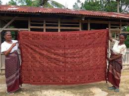 Daftar 9 busana tradisional di nusa tenggara timur. Tais Belu Ragam Tenun Indonesia Yang Mendunia Kumparan Com