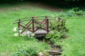 Diese anleitung erklärt, wie sie einen bachlauf im garten ganz einfach selber anlegen. Bachlauf Die Schonsten Ideen Fur Den Wasserlauf Im Garten