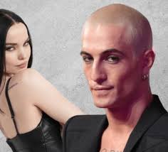 Damiano David z Måneskin na wakacjach z nową dziewczyną. Zapozowali razem  do zdjęcia