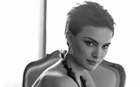 In the past few years, natalie portman has kept things modest when it comes to her hair. Short Hair Natalieportman