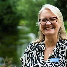 Suzie Simmons Celebrant