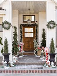 Ideas for decorating porch columns for christmas. Nostalgic Christmas Porch Decorating Ideas Fun365