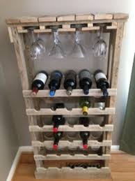 22 Meubles A Faire Avec Des Palettes En Bois Etageres A Bouteilles De Vin Palette Bois Casier A Bouteilles Diy