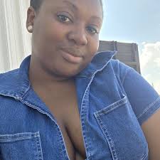 Decent size portion of butter chicken and garlic naan?