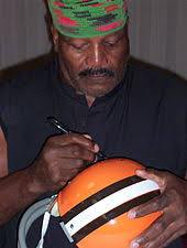 James nathaniel brown is a former american football fullback, sports analyst and actor. Jim Brown Wikipedia