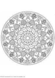 Si tu veux en colorier beaucoup, tu prendras probablement un coloriage de pokémon rare comme celui d'evoli ayant connu le plus d'évolutions (huit à ce jour)… dont octali que tu peux aussi retrouver dans notre sélection de coloriage pokémon noir et blanc. Coloriage Mandalas Page 9 A Colorier Allofamille Mandala Coloring Pages Coloring Pages Mandala Coloring