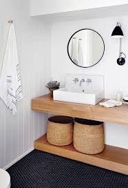 Conseils de pro ikea hack. Une Salle De Bain En Noir Blanc Et Bois Le Chic Indemodable Fort Inter Inspiration Salle De Bain Salle De Bain Blanche Et Bois Salle De Bain Noir Et Blanc
