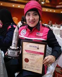 Sharifah zamiah binti syed abdul kadir. Ratu Ais Negara Dr Sharifah Mazlina Pinjam Kekuatan Arwah Ibunya Seorang Pejuang Kanser Payudara Tahap 4 Nona