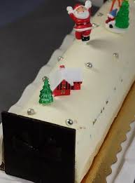 Recette De La Buche De Noel A La Vanille Et Au Caramel Au Beurre Sale Audrey Cuisine Buche De Noel Vanille Buche De Noel Vanille Caramel Buche De Noel