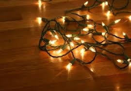 Clever Ways To Hang Holiday Lights Without Poking Holes In Your Walls Komo
