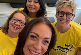 Lara Bloom (@larabloomeds)