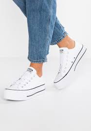 Dank der normalen schnürung ist der sitz einfach optimal. Converse Chuck Taylor All Star Lift Clean Sneaker Low White Black Weiss Zalando De