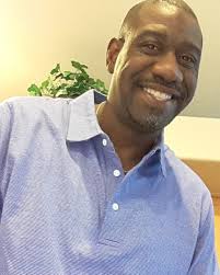 🌟 #ASUGrad Spotlight: Michael Bowman 🌟 From @mesacc ➡️ @asusanfordschool  Meet Michael, a proud Spring 2025 graduate who earned his B.S. in Family  and Human Development at the @arizonastateuniversity! 💛 Michael began