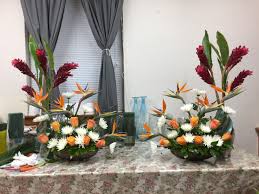 This bright, colorful and vibrant bouquet is for a person with the same qualities. Decor Your Tropical Wedding With Birds Of Paradise Flowers