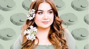 Skimm Money: Job Hunting Tips, a Resume Hack, and Robot Mop Vacuums