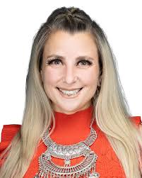 Melanie Cramer's Instagram, Twitter & Facebook