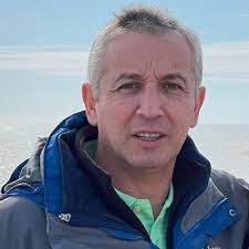 Boris Leon's Instagram, Twitter & Facebook