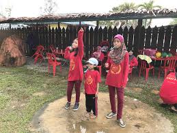 Family day seeks to highlight the importance of family. Aktiviti Untuk Family Day Fireflies Park Resort Bukit Belimbing Kuala Selangor