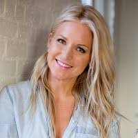 Hannah Peck's Instagram, Twitter & Facebook