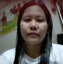 Sharing happy family news with 6th great-grandchild