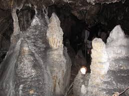 Imagini pentru pestera muierilor