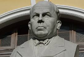 Monumento al Dr Rodolfo Robles Valverde