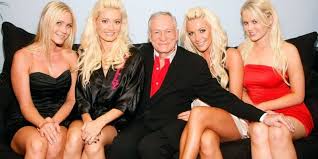 Eine neue doku blickt nun aber . Adieu Hugh Hefner Emma