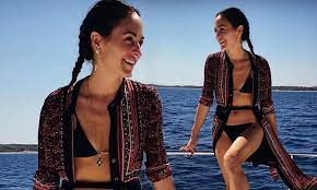 Her ballet piece is a lovely fusion of dance and mick jagger's compositions, with whom she has a special relationship. Mick Jagger S Girlfriend Melanie Hamrick In A Black Bikini Daily Mail Online