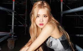Orang biasanya tidak berpikir bahwa jennie adalah nama asliku, tapi nama koreaku sebenangnya memang jennie, ungkapnya di acara tersebut, dilansir tribunjogja.com dari laman soompi.com, minggu (18/10/2020). Biodata Lengkap Dan 5 Fakta Menarik Tentang Blackpink
