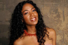 Adeline Cabral's Instagram, Twitter & Facebook