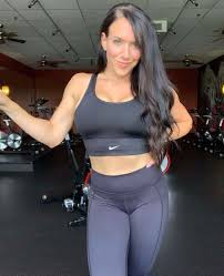 Sarah Maine - Free nude pics, galleries & more at Babepedia