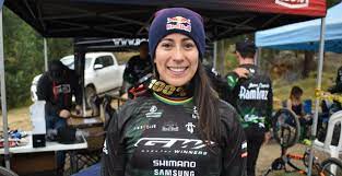 Es reconocida por ser la número uno en el escalafón mundial de la uci , medallista de oro en los juegos olímpicos de río 2016  1  y juegos olímpicos de londres 2012 , siendo la única deportista colombiana en conseguir un bicampeonato olímpico. Antioquia Olimpica En Esta Entrega Mariana Pajon Londono De Bmx Mi Mente Esta Puesta En Tokio 2021 Indeportesantioquia
