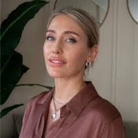 Victoria Hamm's Instagram, Twitter & Facebook