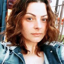 Amanda Assis (@amandinhamsky) • Facebook