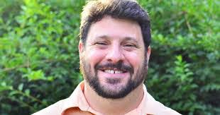 Larry Waxman's Instagram, Twitter & Facebook