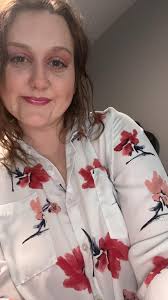 Purple lipstick is more attractive than red lipstick