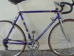 Sésame vers la liberté ou instrument liberticide ? Peugeot Le Jeune 10 Spd Circa 1975 Einrichten Und Wohnen Wohnen