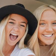 Anna Pauley (@PudenzAnna)