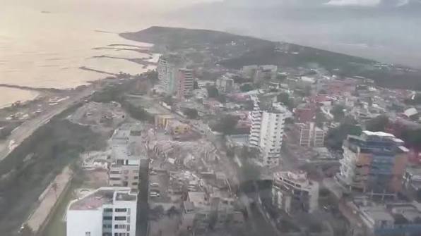 Hicimos un recorrido en moto por La Guaira que evidencia la magnitud de la  catástrofe