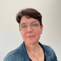 Monique Hess's Instagram, Twitter & Facebook