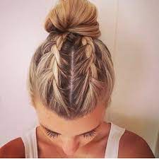 Messy bun for medium hair. Pin By Michelle Venter On Penteados Hair Styles Long Hair Styles Hairstyle