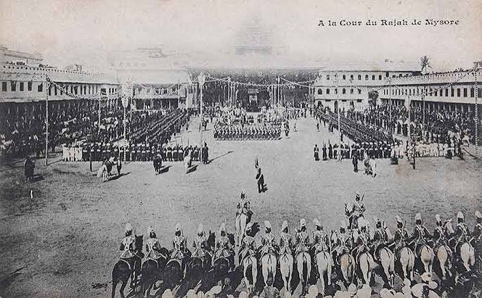 Parade At Mysore Palace, 1900 Postcard - Past-India