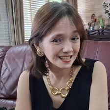 What does it mean when someone from your past begs for help in a dream?