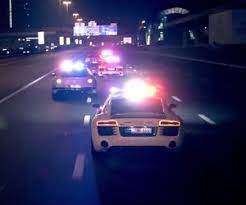 فيديو عرض ليلي مثير لسيارات شرطة دبي الخارقة من سيستطيع الهروب Police Cars Police Vehicles