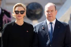 Première grossesse pour la princesse. Charlene Of Monaco Unrecognizable Shaved Head Archyde