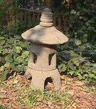 Diyjapanese Lantern This Is A Picture Of The Japanese Lantern I Made With Directions I Found In A Concrete Garden Ornaments Garden Projects Japanese Lantern