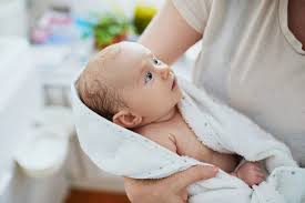 However, contact your baby's doctor if the umbilical area oozes pus, the surrounding skin becomes red and swollen, or the area develops a pink moist bump. An Easy Step By Step Guide On How To Bathe A Newborn Baby