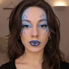 Lynette Morse's Instagram, Twitter & Facebook