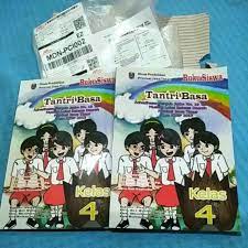 Materi mata pelajaran bahasa jawa kelas 5 sd/mi dalam buku ini terdiri dari 6 bagian, yaitu: Kunci Jawaban Buku Tantri Basa Kelas 5 Halaman 97 E Guru