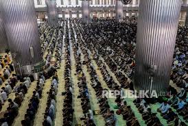 Kebijakan sholat di rumah ternyata sempat terjadi di zaman para sahabat nabi muhammad saw. Komisi Fatwa Imbau Jamaah Shalat Di Rumah Republika Online
